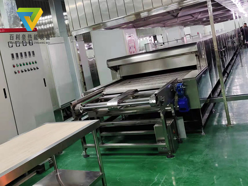 熱烈祝賀我公司新疆客戶定制的馕餅隧道爐已到達現(xiàn)場安裝！